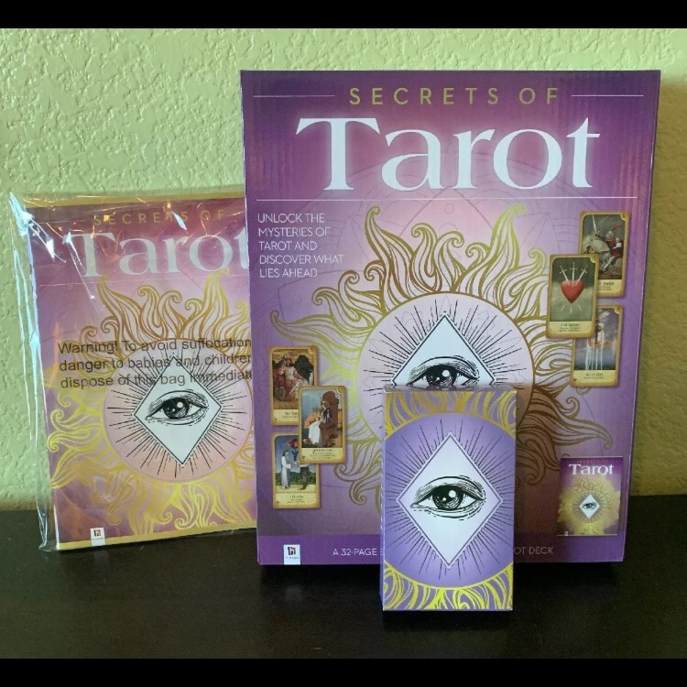 🛑SOLD🛑Secrets of Tarot 78 Tarot Deck Book New Uncharged